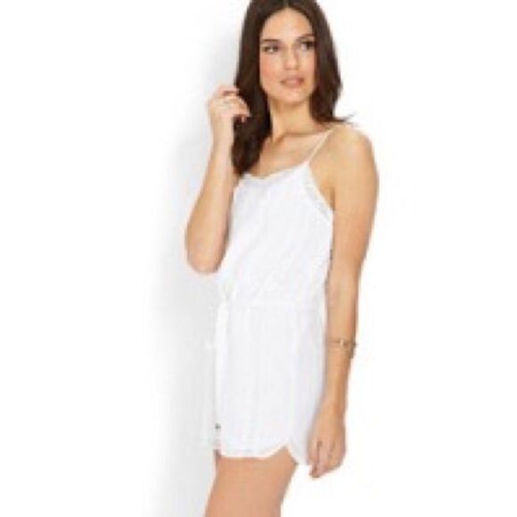 ✨ Forever 21
Women's White Lace Trimmed Cami ✨ - Picture 3 of 5